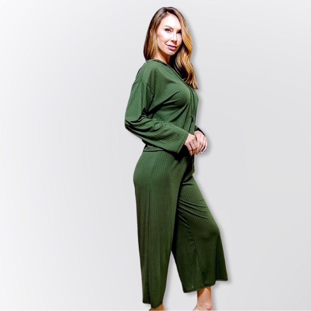 cropped pajama lounge top and pants set - Picture 4 of 9